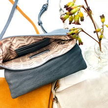 Load image into Gallery viewer, Crossbody Bag